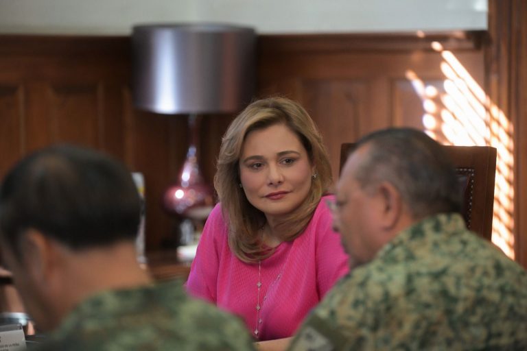 Encabeza Maru Campos sesión de la Mesa de Seguridad en palacio de Gobierno