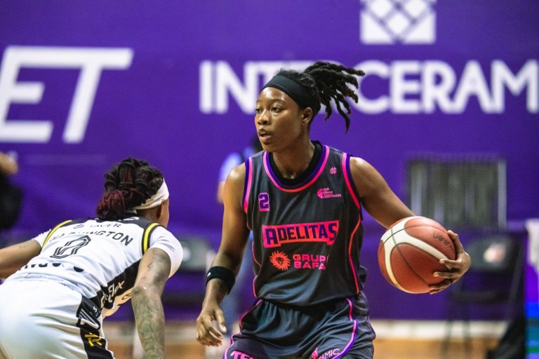 Adelitas somete a Fuerza Regia