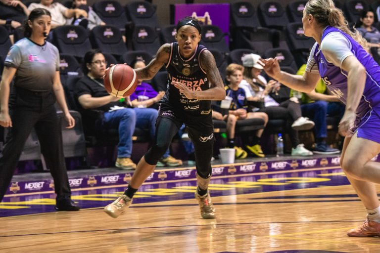 Adelitas pierden de último segundo