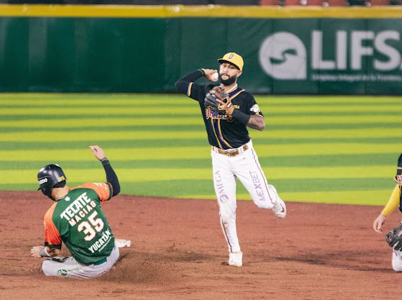 Negret da triunfo a Dorados