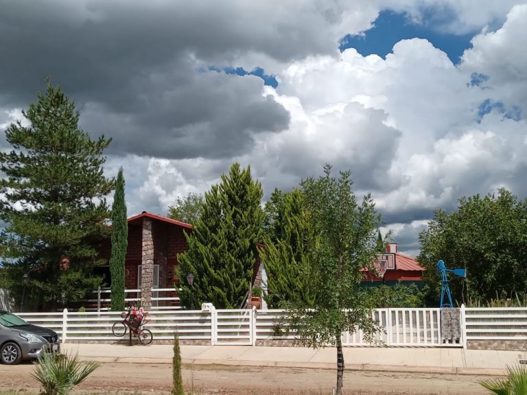 Lluvias aisladas y granizo se esperan este lunes