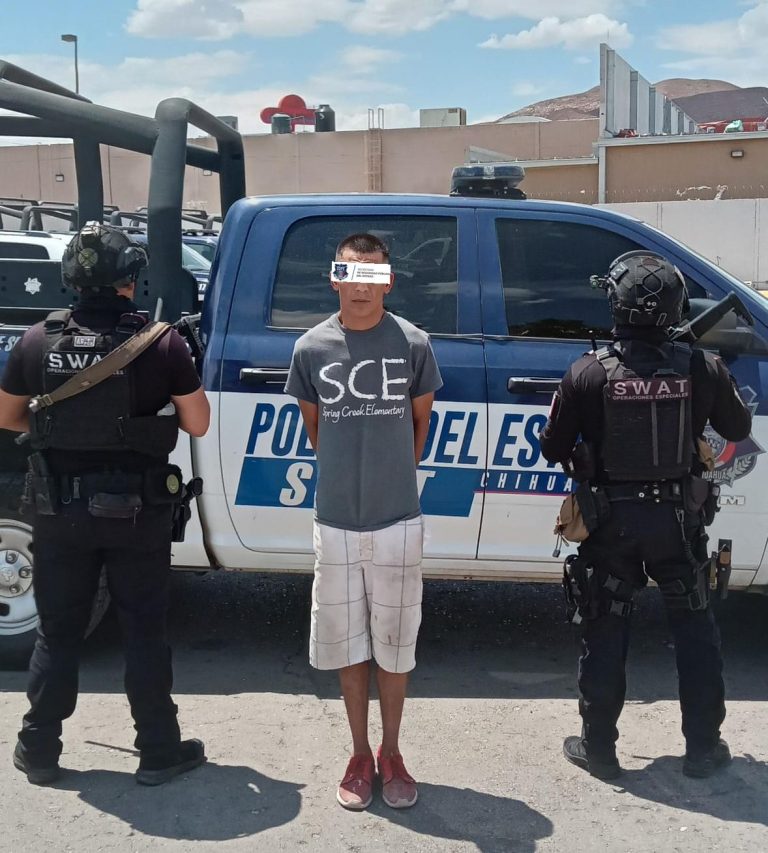 Detiene Policía del Estado a 2 por presunto robo de vehículo y delitos contra la salud en Chihuahua