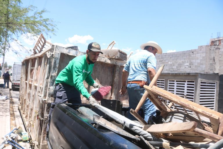 Van más de 140 colonias beneficiadas con el programa de Destilichadero en este año