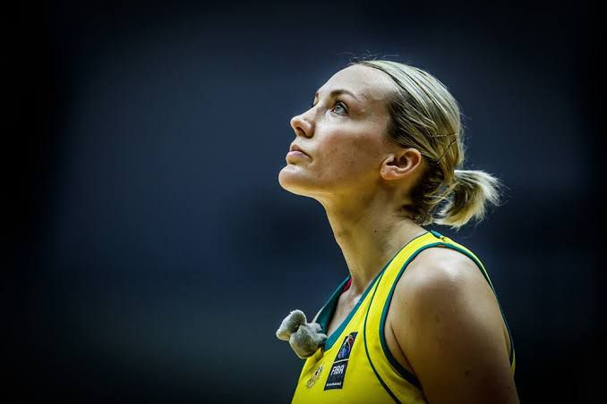 Madeleine Garrick por Kristen Spolyar a Adelitas