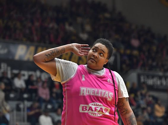 Adelitas espectaculares