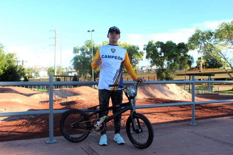 Se corona hijo de policía municipal campeón nacional de bicicross