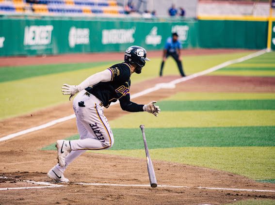 Rieleros blanquea a Dorados