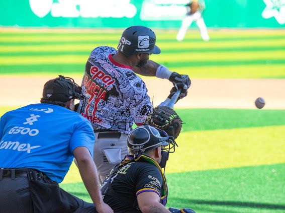 Rieleros saca la escoba contra Dorados