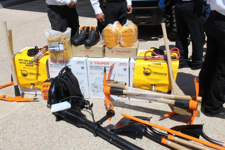 Recibe Protección Civil Estatal donación de equipo para atención de emergencias forestales