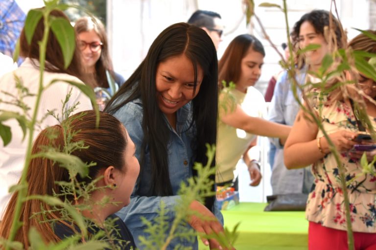 Celebra Chelita Rojas el Día Nacional de los Combatientes Forestales y el Día del Árbol