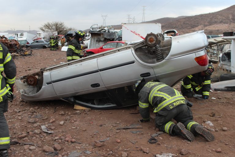 Certifican a bomberos y policías municipales como “técnicos en extracción vehicular”