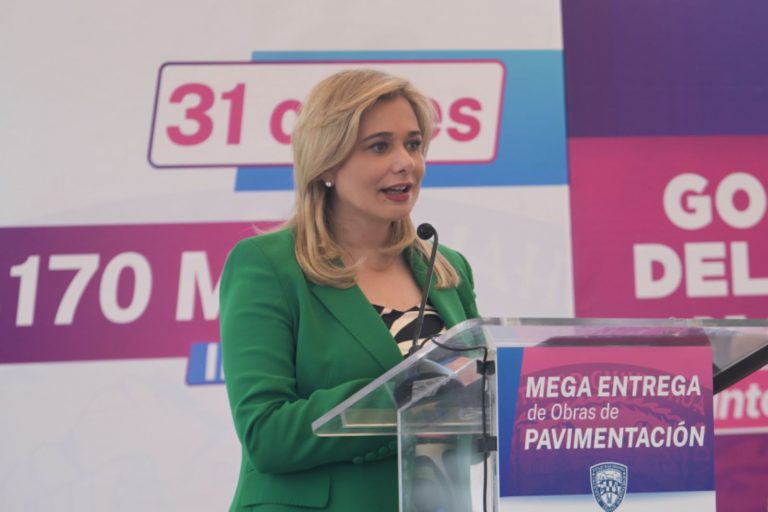 Entrega Maru Campos obras de pavimentación en beneficio de 120 mil juarenses