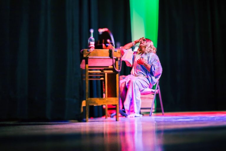 Gran éxito la obra de teatro “La Jaula de las Locas” en Jornadas Villistas 2024