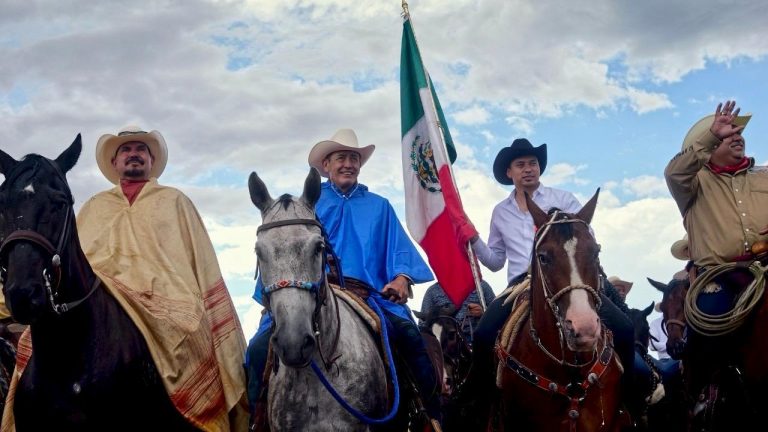 Llega la Gran Cabalgata Villista a la comunidad de Zapien