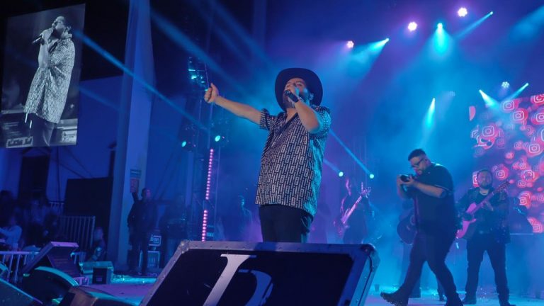 Una noche de corridos con Luis R. Conriquez en las Jornadas Villistas