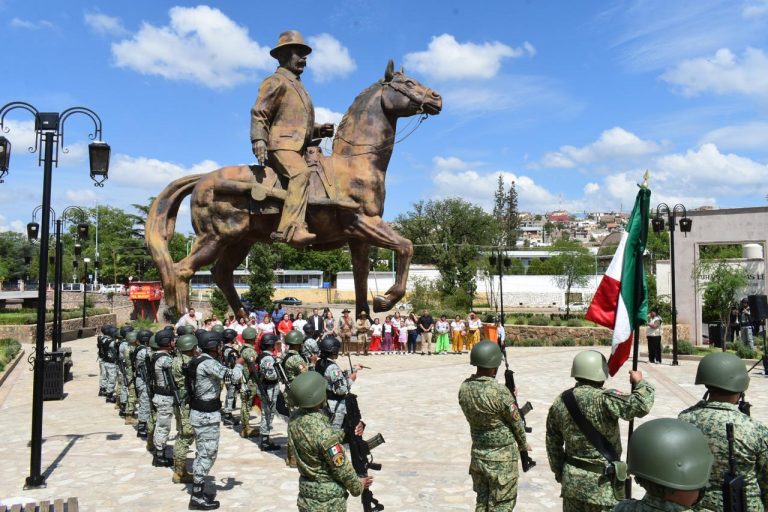 Autoridades civiles y militares conmemoran el 101 aniversario luctuoso de Pancho Villa