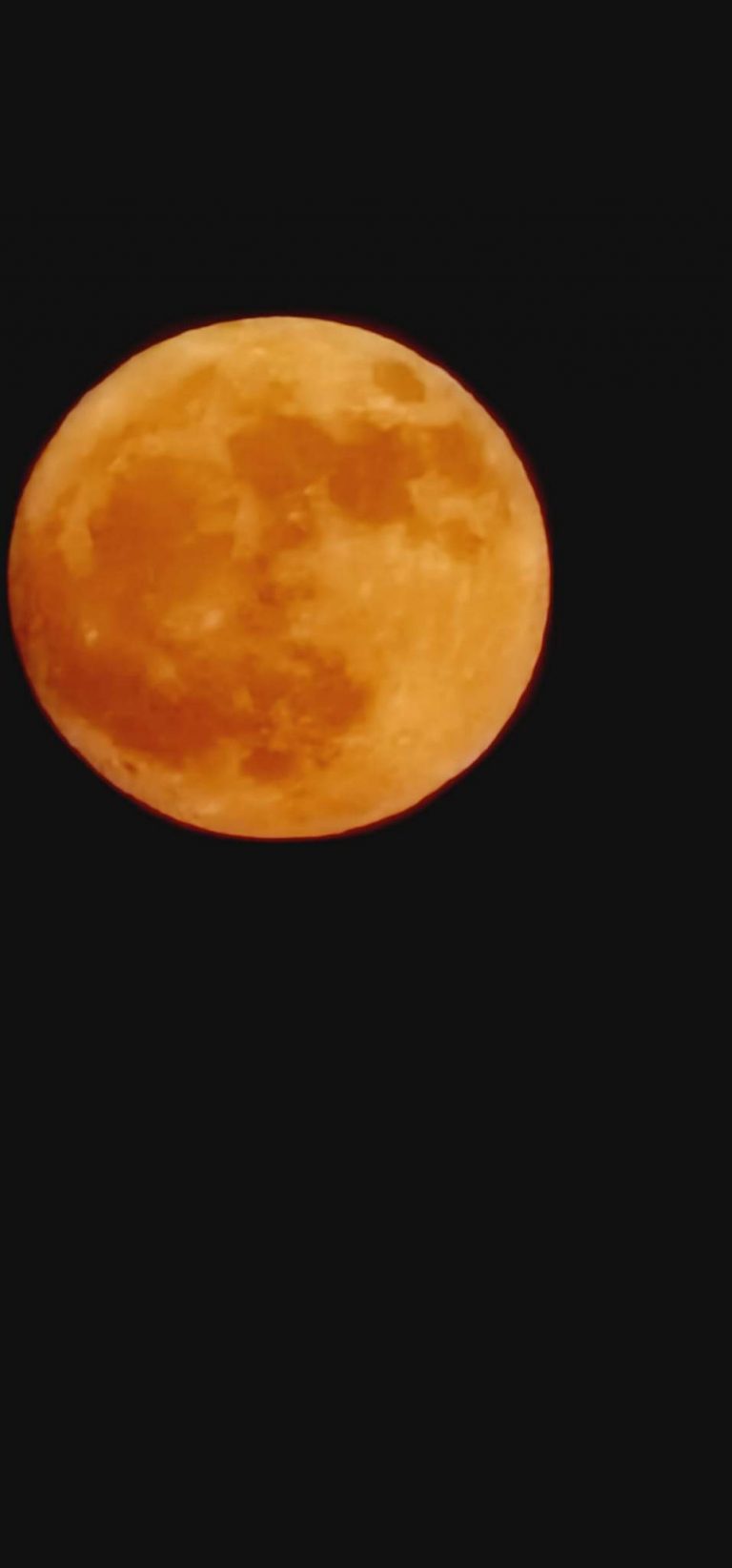 Maravilla a chihuahuenses luna naranja
