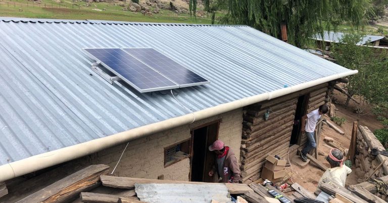 Invierte DIF Estatal más de 900 mil pesos en instalación de celdas solares en Guachochi