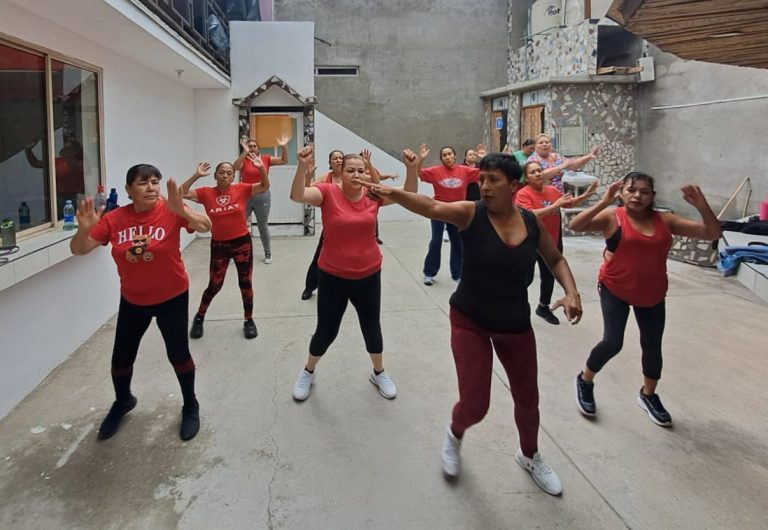 Más de 450 beneficiarias en clases de jazz y zumba a través del programa RIT Mujer