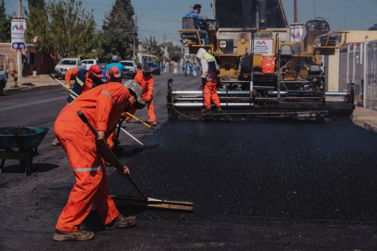 Supervisa alcalde Bonilla recarpeteo en calle Tercera al sur de la ciudad