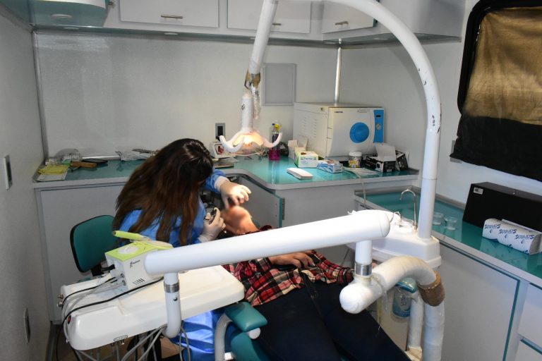 Brinda Unidad Móvil de Odontología más de 500 atenciones gratuitas en lo que va del año en Parral