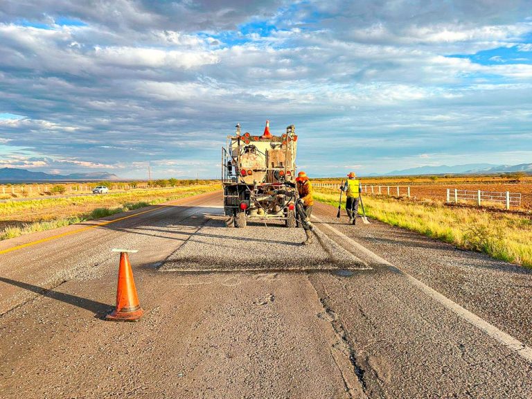 Repara Estado más de 1,500 baches en la Vía Corta a Parral