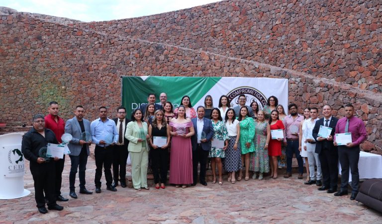 Empresas de Nuevo Casas Grandes Reciben Distintivo por su Compromiso con los Derechos Humanos