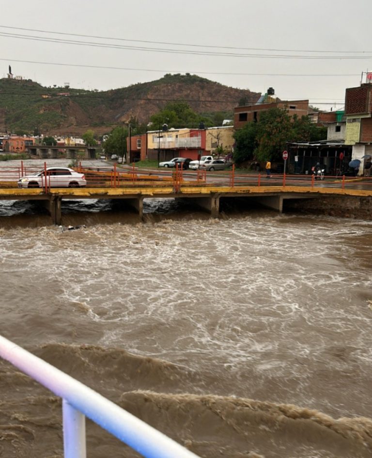 Mantiene Protección Civil alerta por lluvias para las próximas horas