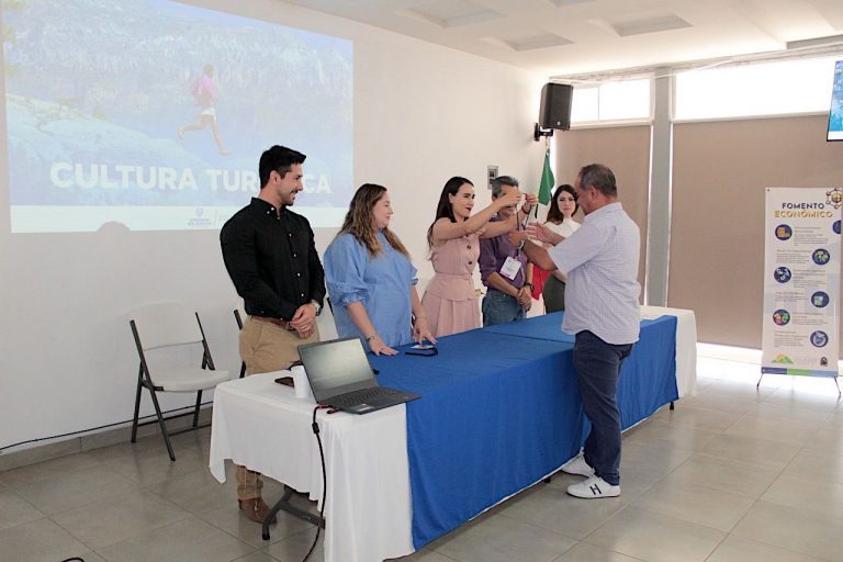 Imparten curso de Curso de Cultura Turística en ciudad Cuauhtémoc