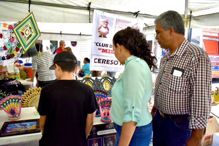 Participa CERESO No.2 en Bazar Clubes del Abuelo