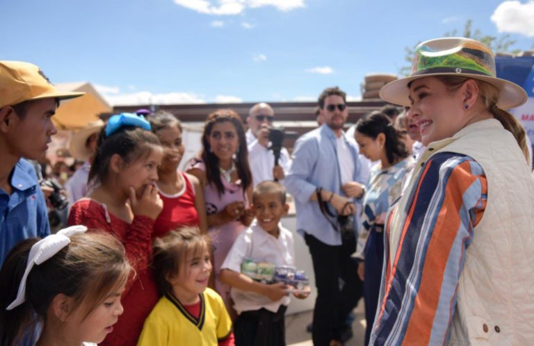 Entrega Maru Campos apoyos y obras por más de 4.7 millones de pesos en Ascensión