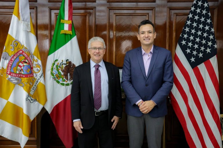 Recibe alcalde Bonilla a cónsul de Estados Unidos en Juárez Rafael Foley