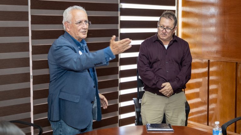 Reconocen al doctor Dorame en Cuauhtémoc
