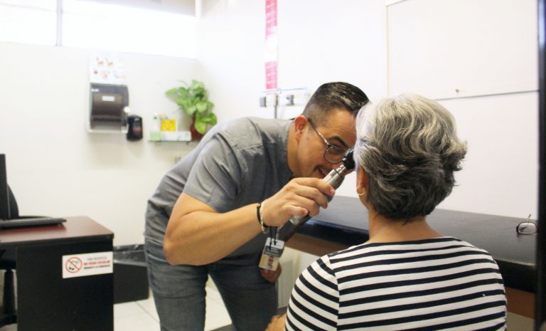 Mejora calidad de vida de más de 400 personas gracias a los procedimientos oftalmológicos practicados en Pensiones Civiles