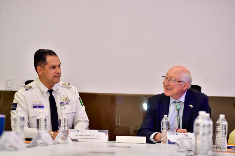 Recibe secretario de Seguridad Pública visita del Embajador Ken Salazar al C7-iA