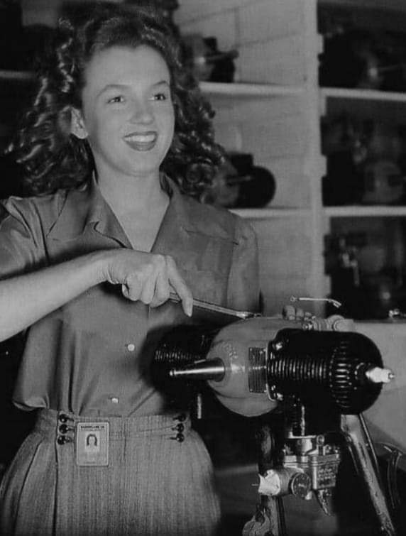 Marilyn Monroe fue obrera mecánica