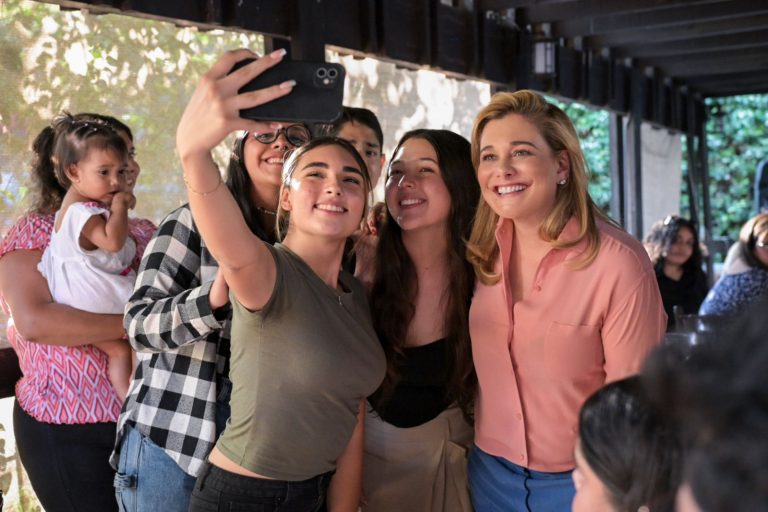 Invita Maru Campos a los jóvenes a hacer equipos por Chihuahua