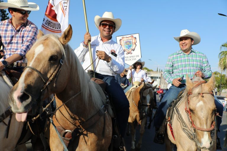 Arrancó la máxima fiesta ganadera con una cabalgata