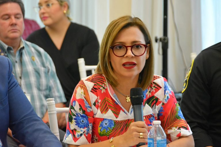 Insulto para los chihuahuenses que Federación pretenda bachear carreteras en vez de repararlas: Isela Martínez