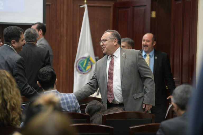 Presenta Rector de la UACH, Maestro Luis Rivera Campos, segundo informe de actividades