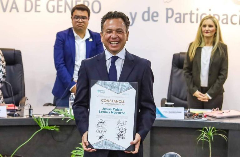 Recibe Pablo Lemus Constancia de Gobernador Electo