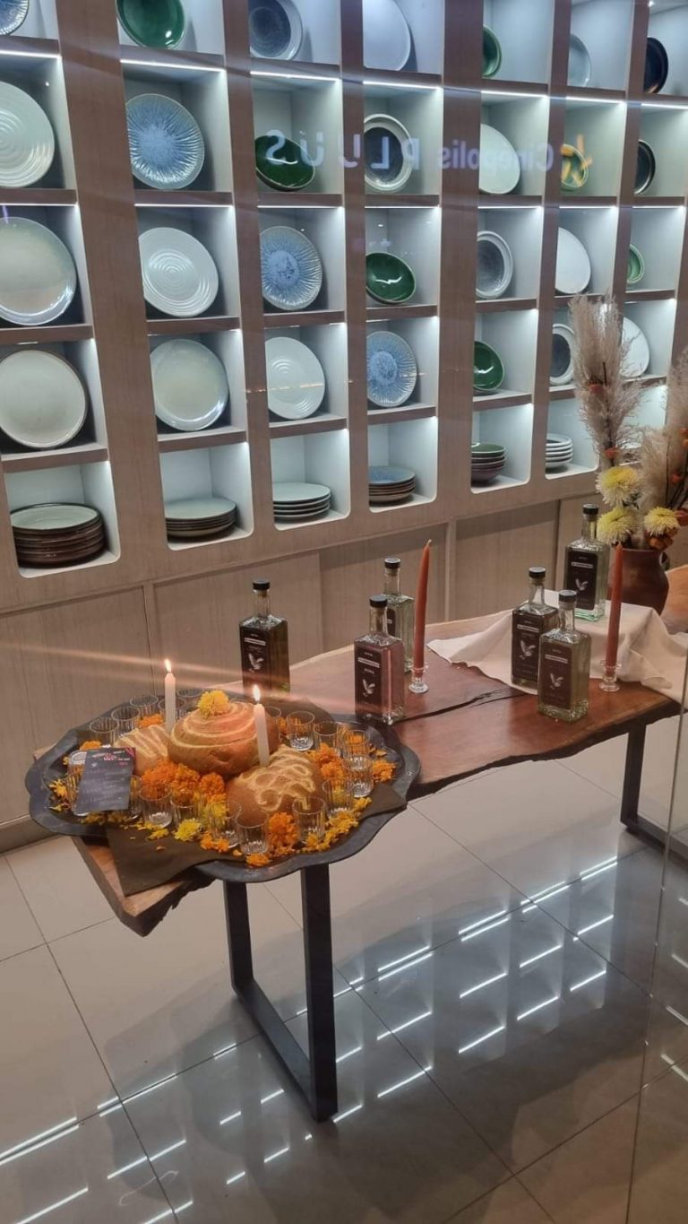 Brilla el sabor del sotol El Gorrioncillo en Mictlán