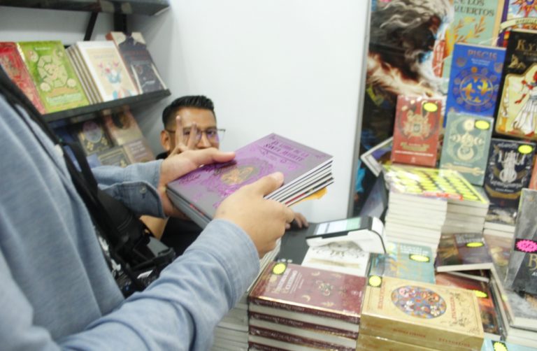 Invita Feria del Libro Chihuahua Edición Bicentenario a su “Venta Nocturna”