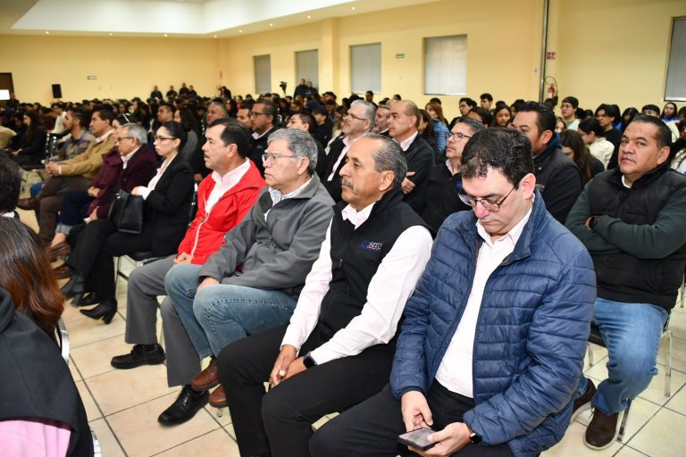 Promueven intercambio cultural y profesional de maestros en Estados Unidos