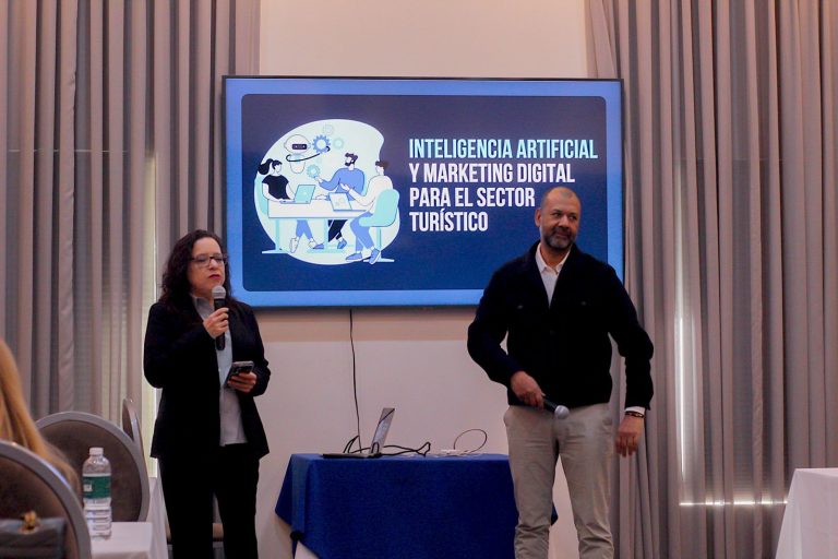 Fortalecen el sector turístico con cursos de Inteligencia Artificial y Marketing Digital