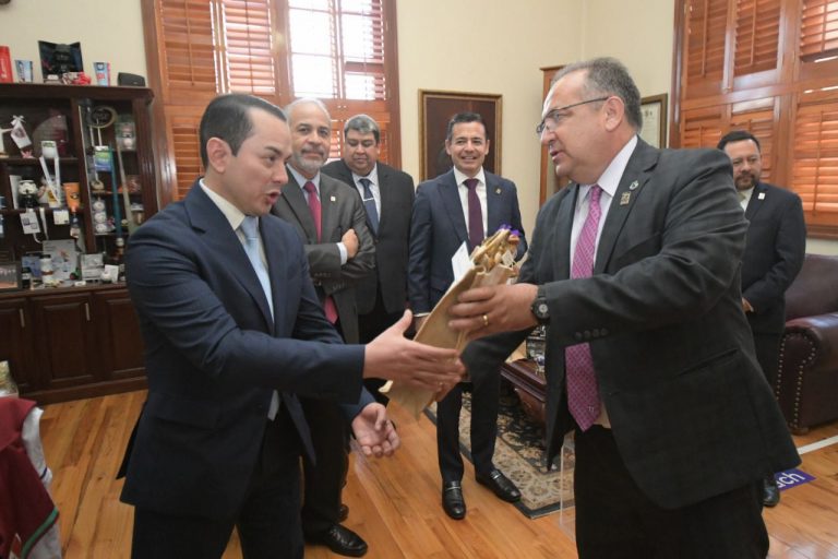 Acuerdan rectores de la UACH y UACJ fortalecer convenios para impulsar la educación superior en Chihuahua