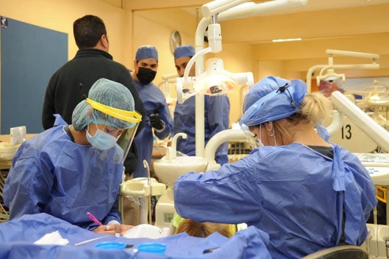 Que la higiene bucal sea uno de tus propósitos de año nuevo