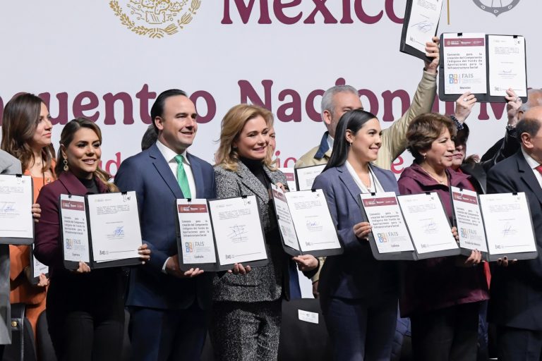 Maru Campos participa en el Encuentro Nacional Municipal en la CDMX