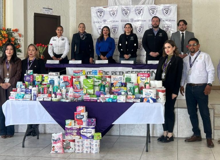 Apoya Supremo Tribunal con kits de higiene para PPLs del Cereso Femenil No.2