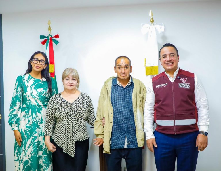 Reúnen a madre e hijo después de 23 años